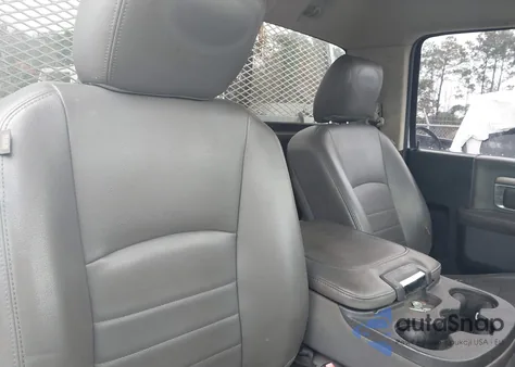 2017 Ram 2500 Tradesman 4X2 8' Box из США, поврежденный, VIN 3C7WR4AJ0HG647281